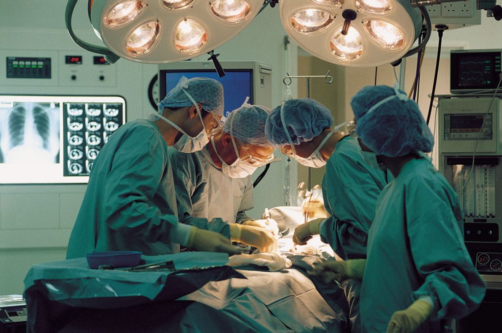 CAZ ULUITOR. Plămânul unui om era blocat de intestine. Vezi cum au descoperit medicii