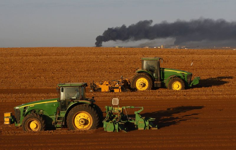Cine sunt cei mai mari proprietari de terenuri agricole din România