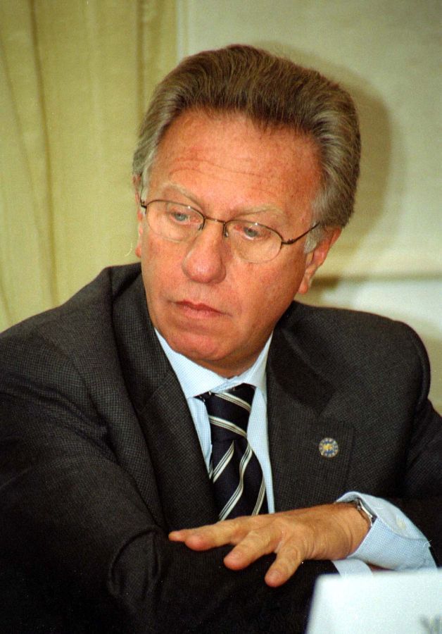 Comisia de la Veneţia sare în apărarea CCR