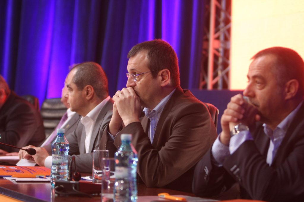 Conducerea PDL se întâlneşte cu parlamentarii partidului, pentru pregătirea sesiunii legislative