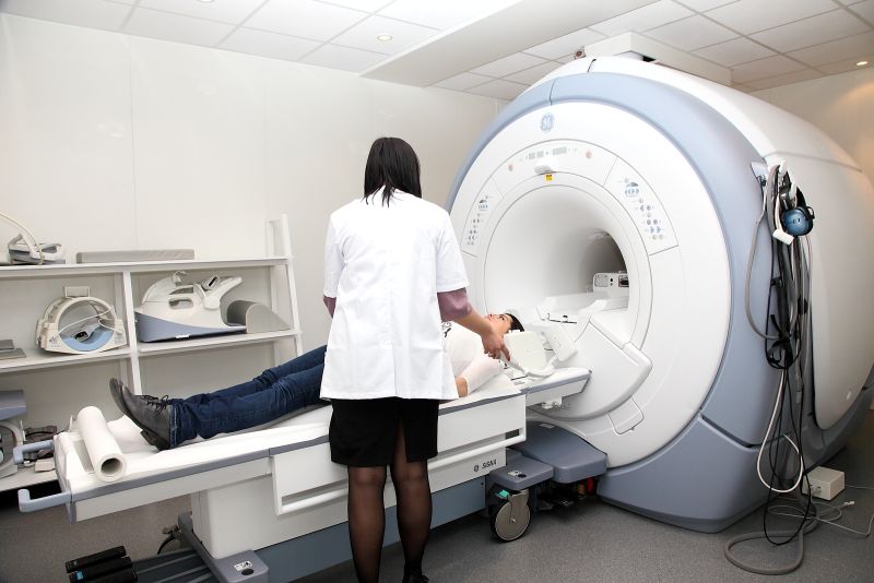 COPLATA OBLIGATORIE pentru asiguraţi ajunge şi la 250 de lei. Bolnavii şi medicii: "Sumele sunt exorbitante, se blochează accesul la servicii"