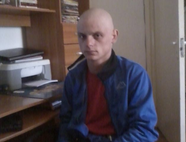 Două medicamente care nu există în ţară îi pot salva viaţa lui Eduard