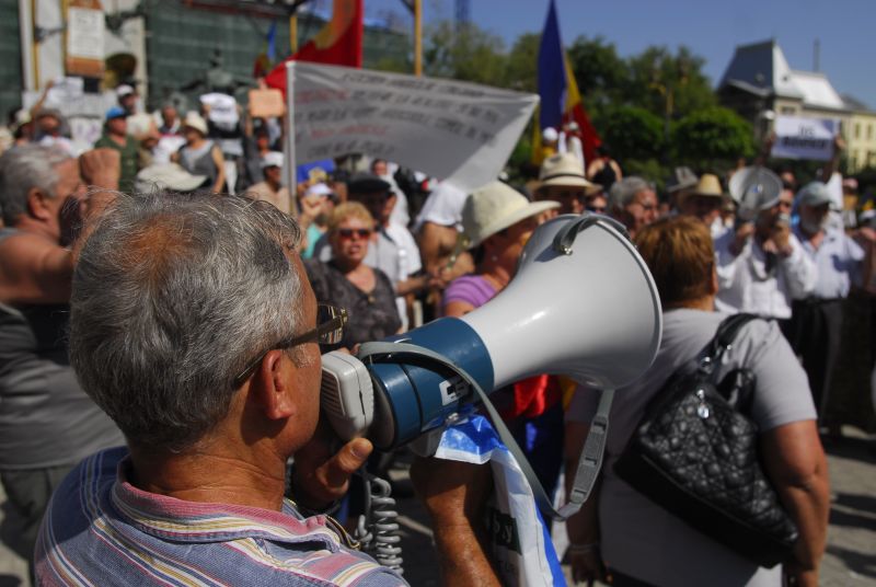 "FIERBE" PIAŢA UNIVERSITĂŢII: "Cu Fănică şi Andrei, în direct pe-Antena 3!". Tot ce nu s-a văzut la TV.