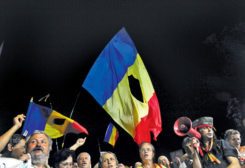 Ministrul Administraţiei, Mircea Duşa, vrea vinovaţii de la Jandarmerie