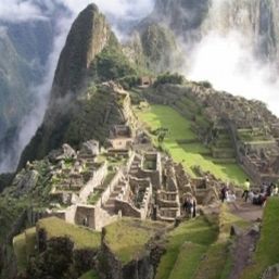 Orice pentru banii din turism. Peru va construi un aeroport lângă Machu Picchu