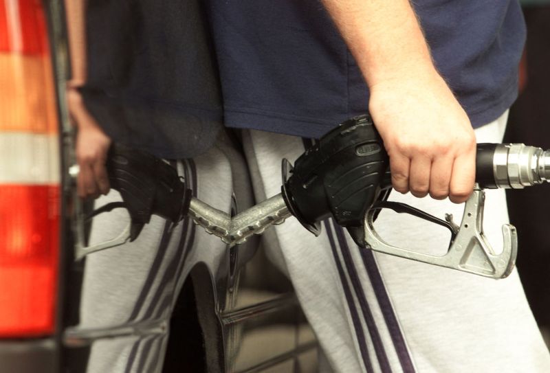 Petrom a scumpit din nou benzina