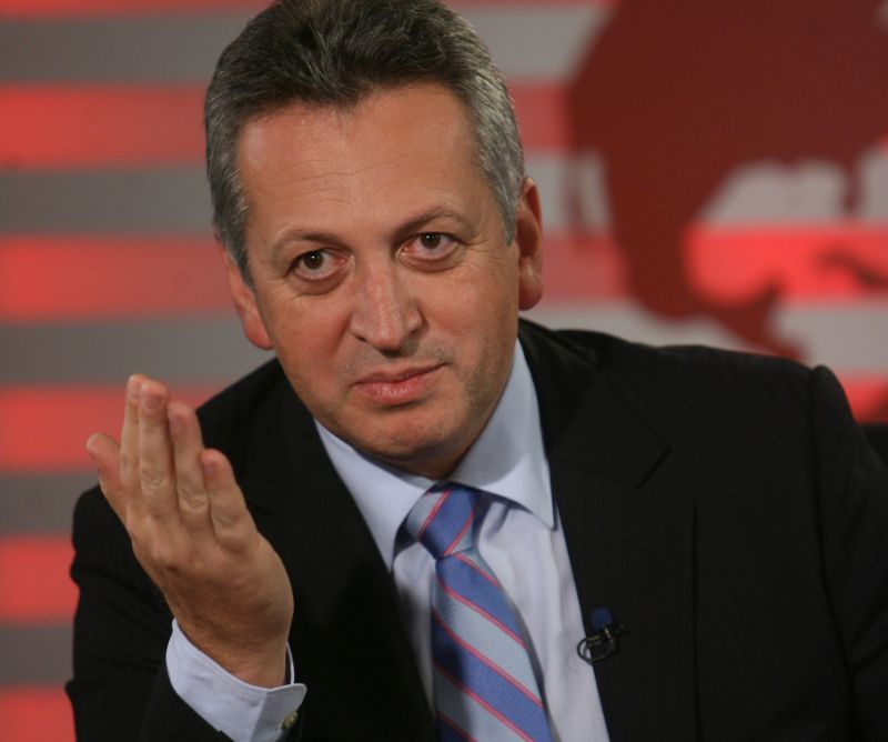 PNL vrea o nouă suspendare. Fenechiu: "Prin simpla lui prezenţă, Băsescu încalcă Constituţia"