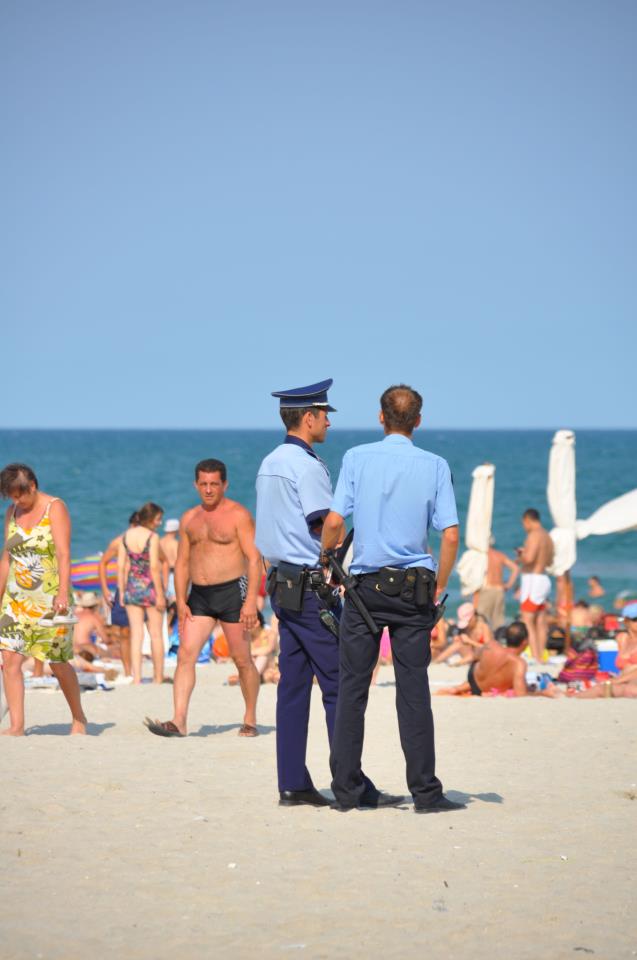 Poliţia lui Mazăre amendează turiştii deranjaţi noaptea de şmecheri!