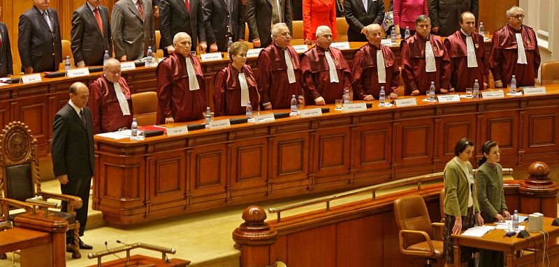 Presa internaţională: Decizia CCR de amânare, o întorsătură neaşteptată, care va prelungi criza politică