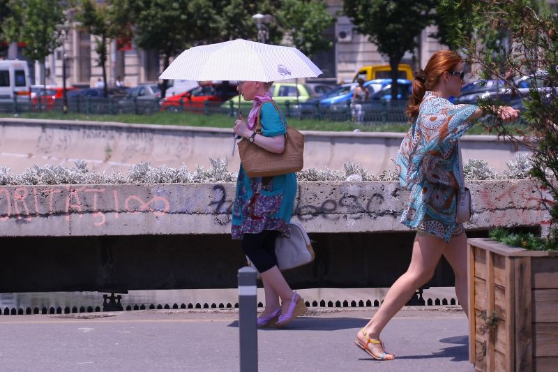 România, sub caniculă. Mii de români au sunat la ambulanţă
