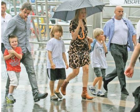 Sharon Stone, vânătoare de reduceri româneşti