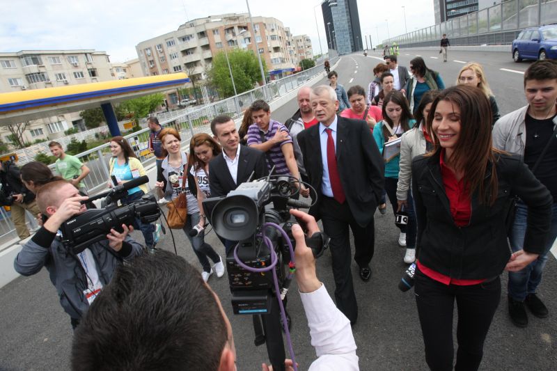Suspendata lui Oprescu costă 101 milioane euro/km