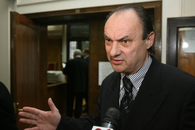 Blestemul familiei fostului ministru al Agriculturii Ioan Avram Mureşan. Fiul, decedat misterios în Kenya, soţia grav bolnavă