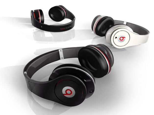 Căştile de studio se poartă pe stradă