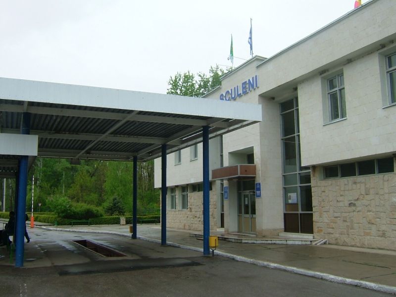 Cum scoţi un copil din ţară ilegal? Cu o procură falsă de 150 de euro