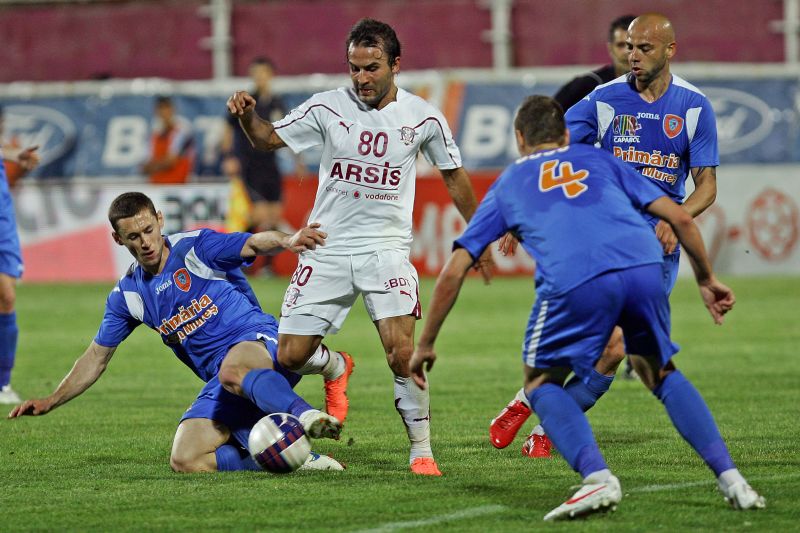 CUPA ROMÂNIEI: Viitorul lui Hagi, eliminat la penalty-uri. Rapid şi Steaua merg mai departe