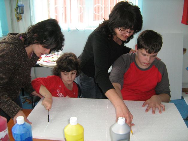 EROU EVZ. Lipiţi urechea de inima mamei lui Robert