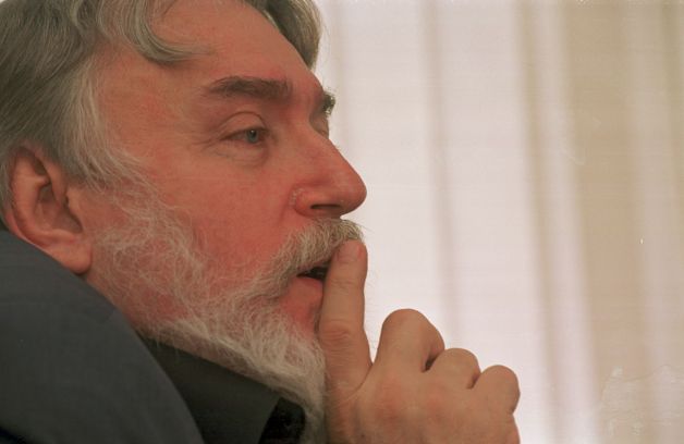 Fata din flori a lui Păunescu schimbă socotelile moştenirii