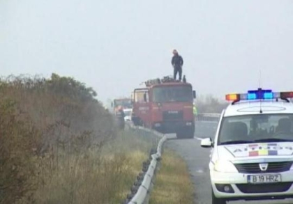 INCENDIU PE AUTOSTRADĂ. Un TIR a luat foc între Gilău şi Turda