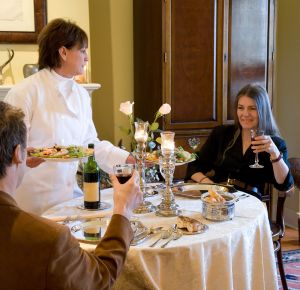 Laptele nu e lapte, omleta nu e omletă. Secrete revoltătoare din bucătăria restaurantelor, dezvăluite chiar de chelneri!