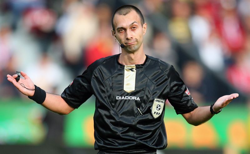 Liga I: "U" Cluj - Dinamo 1-2. Arbitrii au făcut praf meciul. Fiul lui Ion Crăciunescu s-a făcut iarăşi de râs