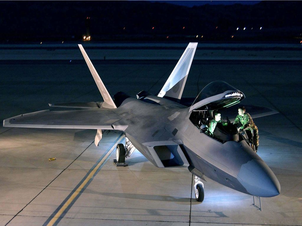 Ministrul Apărării vrea avioane militare ultra-performante. Peste 20 de ani!