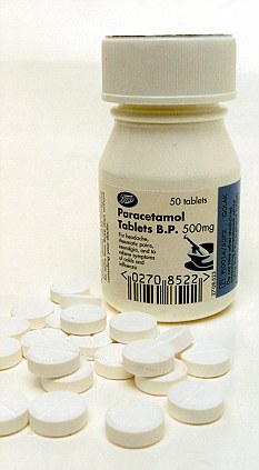 NU E O GLUMĂ: Doi bărbaţi prinşi cu PARACETAMOL au fost condamnaţi pentru TRAFIC DE DROGURI