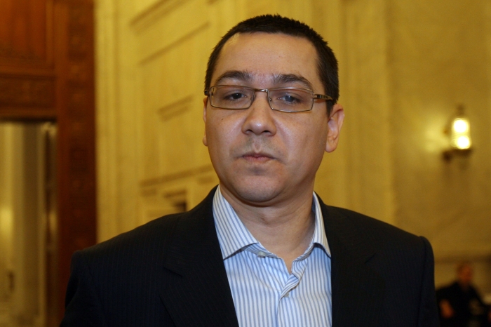 Ponta îl ia peste picior pe Antonescu: "Dacă PNL avea 460 de candidaţi, erau toţi foarte mulţumiţi"