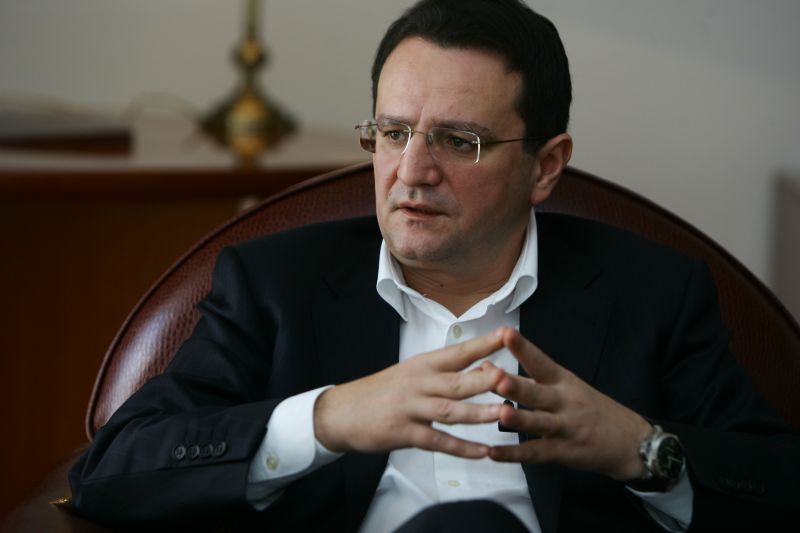 Şeful SRI, George Maior, şi-a lansat azi volumul "Cunoaştere strategică în zona extinsă a Mării Negre"