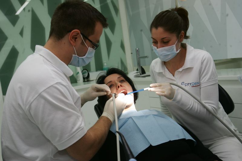 STATISTICĂ ÎNGRIJORĂTOARE: 80% dintre români au probleme dentare