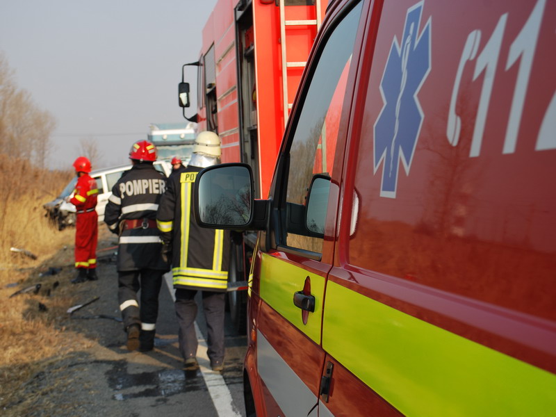 TRAGEDIE ROMÂNEASCĂ în Italia. 4 morţi într-un accident cu microbuz