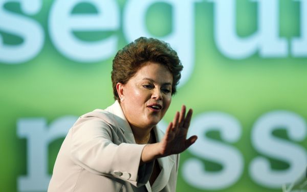 Un bărbat a încercat să intre în palatul prezidenţial din Brazilia! El striga că o iubeşte pe şefa statului!