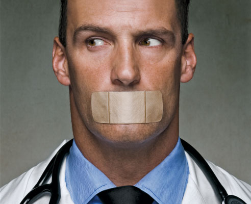 VENTILAŢIA GURĂ LA GURĂ funcţionează doar în FILME? Vezi TOPUL celor mai bine păzite SECRETE ALE DOCTORILOR