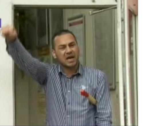 24 DE MINUTE DE GROAZĂ. "TERORISTUL" cu topor de la POŞTĂ a PREMEDITAT fapta după ce nu l-a ascultat nici o televiziune. "Eu sunt alchimist, domnule, pot să fac aur, să scot ţara din criză!"