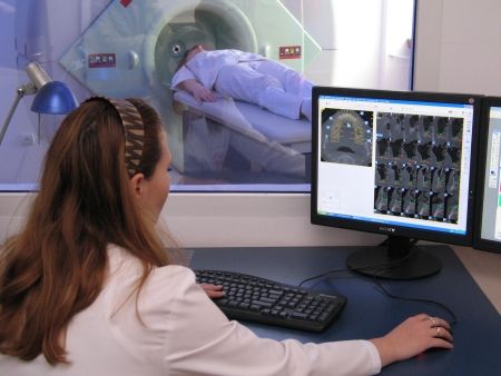 Aparatură medicală pentru pacienţi "cu greutate". VEZI ce afecţiuni pot depista aparatele unice în ţară