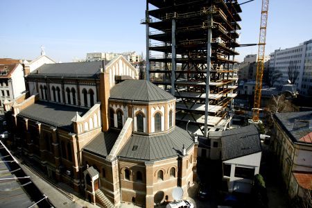 Arhitectul numit de Oprescu şef al Comisiei Tehnice de Urbanism îi cere edilului să legalizeze Chatedral Plaza