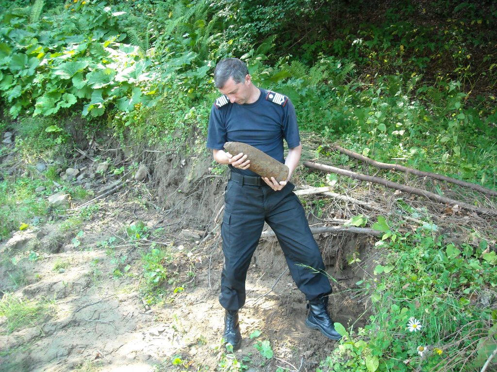 BOMBE LA VASLUI. Gara ar fi putut să dispară în câteva secunde
