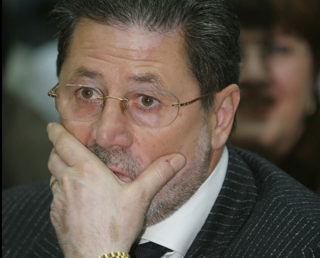 Cornel Dinu: "Noi n-am vomat niciodată. Nu e frumos să dai afară ce ţi-a plăcut!"