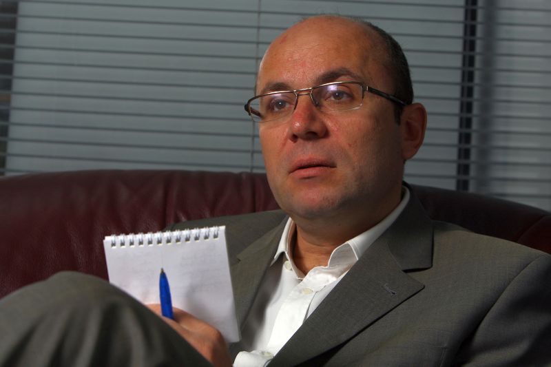 Cosmin Guşă, despre candidatura lui Crin Antonescu la Teleorman: "Liviu Dragnea este puternic şantajabil"