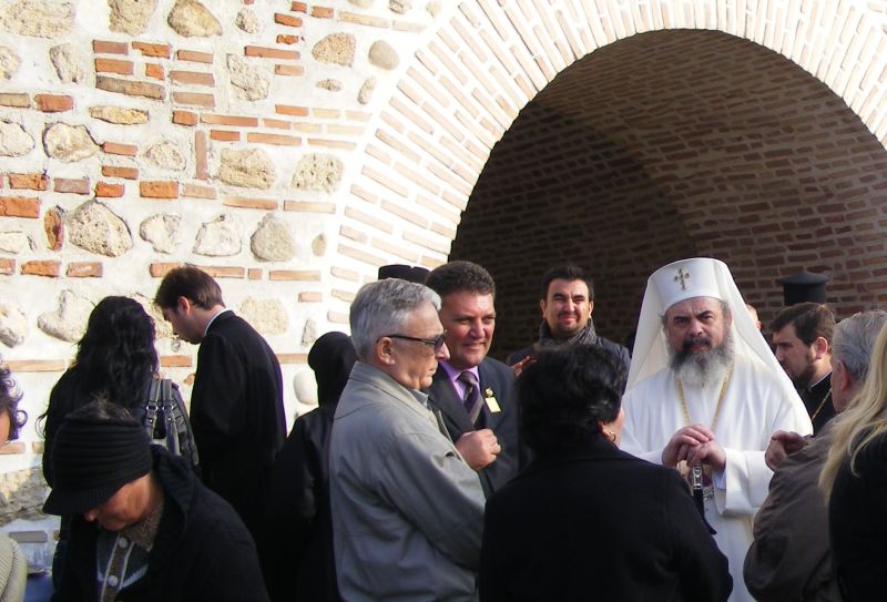 Cum explică Patriarhul Daniel criza economică