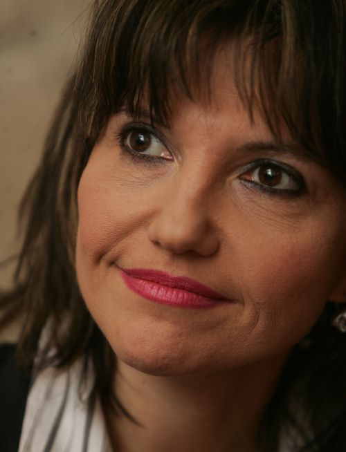 De ce vrea Marina Almăşan s-o DEZBRACE BĂRBAŢII