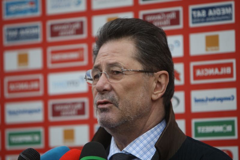 Dinu i-a desfiinţat pe dinamovişti: "Ziariştii, actorii sau cântăreţii fug mai repede!"
