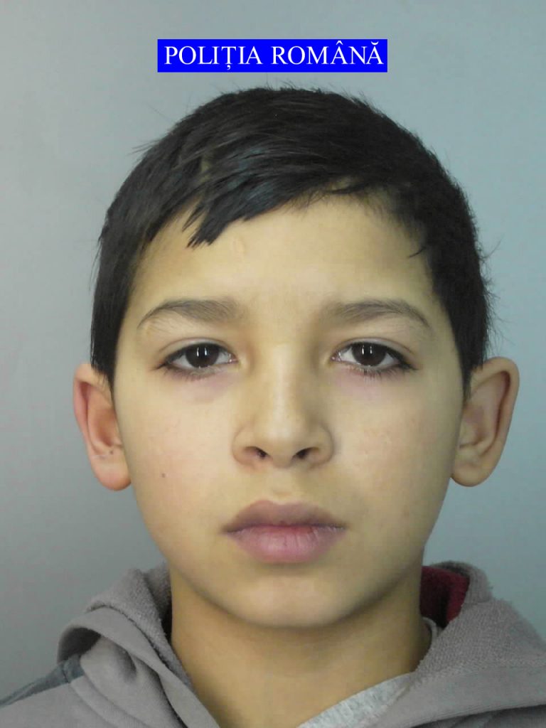 DISPĂRUŢI FĂRĂ URMĂ. Doi frăţiori şi o fată din Sibiu sunt de negăsit
