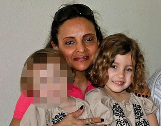 Doi fraţi, de 2 şi 6 ani, ucişi de bona lor. Au sângerat până la moarte