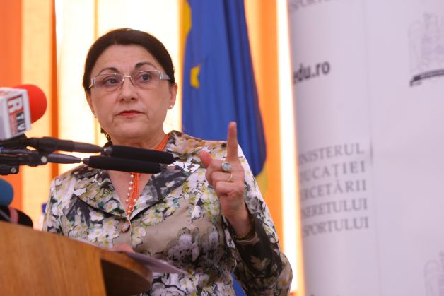 Ecaterina Andronescu: "Faceţi copii, pentru că avem grădiniţe moderne"