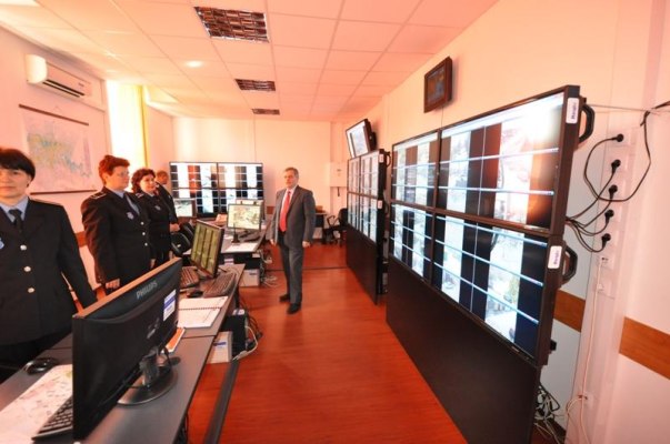 EI fac LEGEA din SPATELE CAMERELOR de filmat. "Nu ne scapă nici COŞURILE de pe faţa infractorilor"