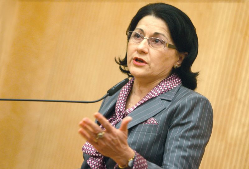 Legea Bacalaureatului profesional, întârziată de absenteismul parlamentarilor