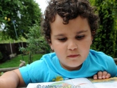 "M-am trezit la miezul nopţii pentru a mă întreba despre Isaac Newton". Geniul "din faşă" | VIDEO