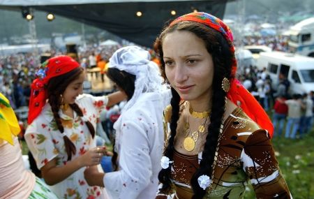 Marş pentru demnitate: romii şi-au cerut drepturile la Paris