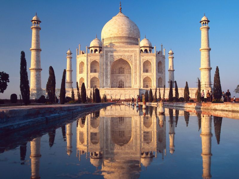 Mişcare spectaculoasă: Templul indian al dragostei se "mută" în Dubai! VIDEO